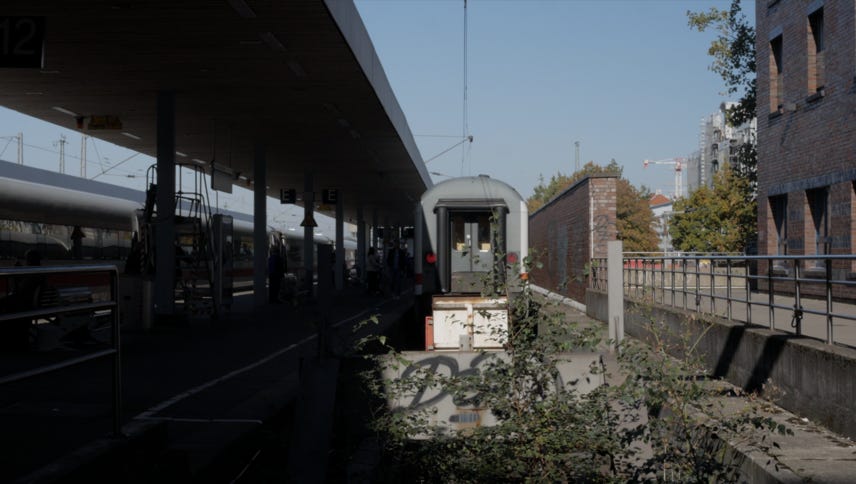 Zug am Bahnhof Altona
